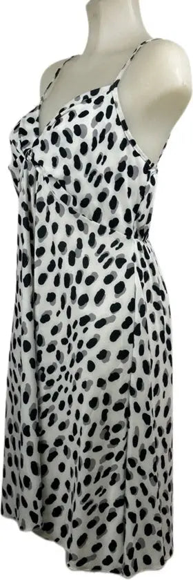Angelle Milan – travelstof jurk – Wit/zwarte stipjes jurk met Bandjes – Ademend – Kreukherstellend – Duurzame jurk - Mapsy B.V