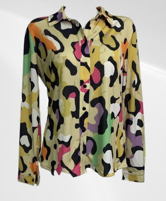 Angelle Milan – Lässige Bluse aus Reisestoff – Gelber Pantherdruck – Reisestoff – Erhältlich in 5 Größen