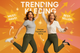Twee extreem enthousiaste vrouwelijke modellen van 35-40 jaar in Dames Travelbroek Army, één casual en één chic gestyled, met dynamische poses en "BESTSELLER!" tekst naast bold "TRENDING KLEDING" tekst