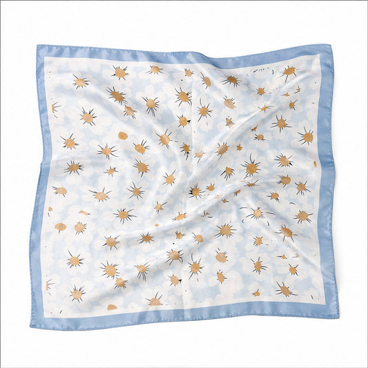 HS 70x70 Satijnen Look Sjaal Madeliefprint - Meerdere Kleuren - Lichtblauw Gouden Bloemen - vooraanzicht
