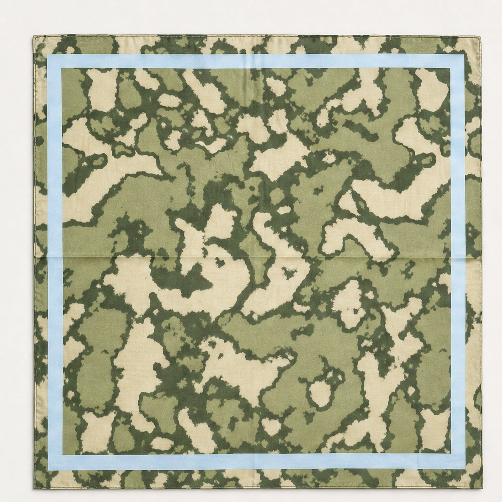 HS Zijde Look Sjaal 70x70 - Olijfgroen Marmer Lichtblauwe Rand - vooraanzicht