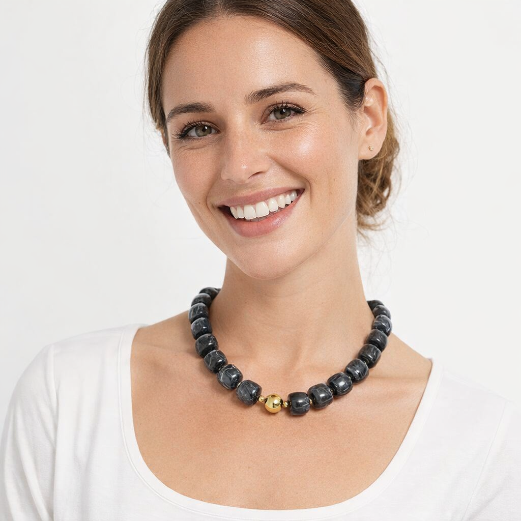 HS Ketting - Met Gouden Touch - statement detail - 14 kleuren - MODEL_FRONT