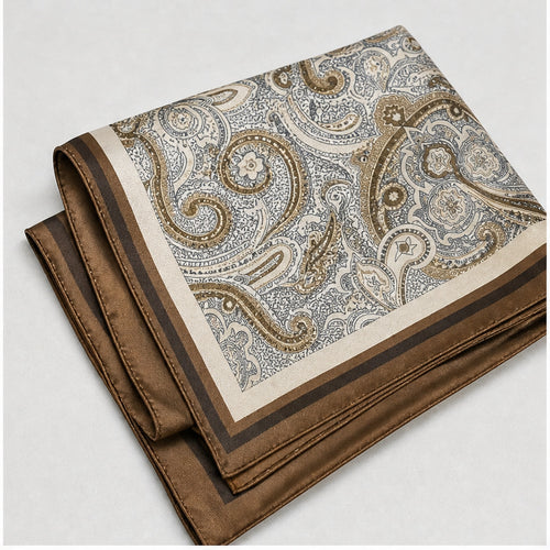 HS Zijde Look Sjaal 70x70 - Taupe Paisley Bruine Rand - zijaanzicht