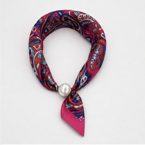 HS Parelsjaal Satijnprint - Meerdere Prints - Fuchsia Paisley - achteraanzicht