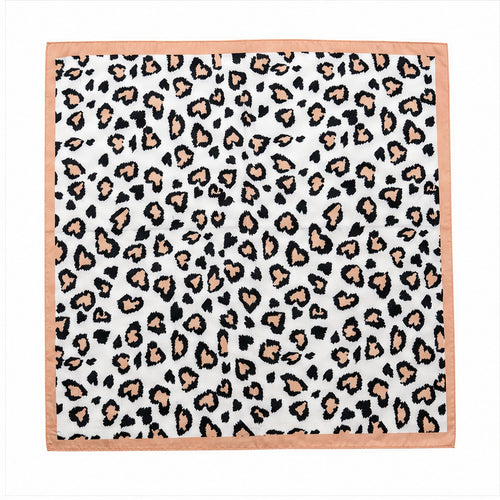 HS 70x70 Satijnen Look Sjaal Animalprint - Meerdere Prints - Perzik Leopardprint - achteraanzicht