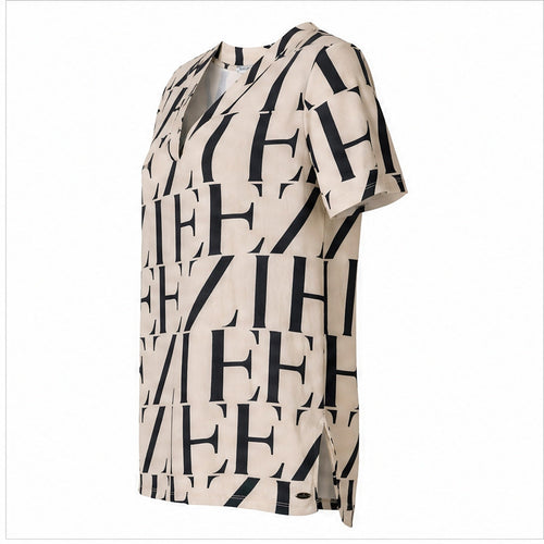 Angelle Milan Shirt - Beige Zwart Letterprint - zijaanzicht