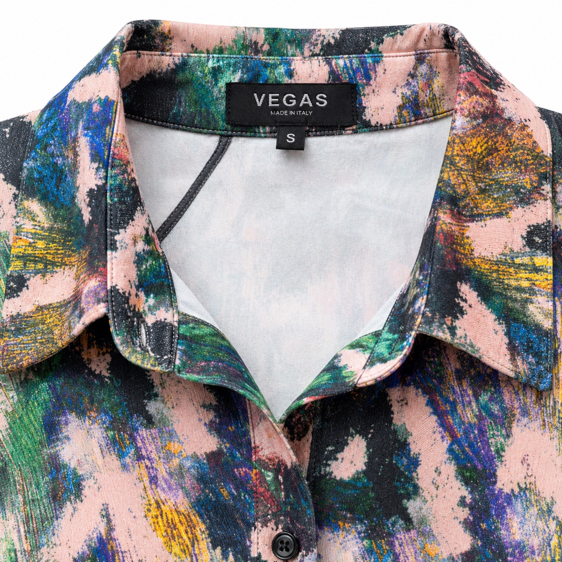 Vegas blouse abstracte print - Detail kraag en Vegas label