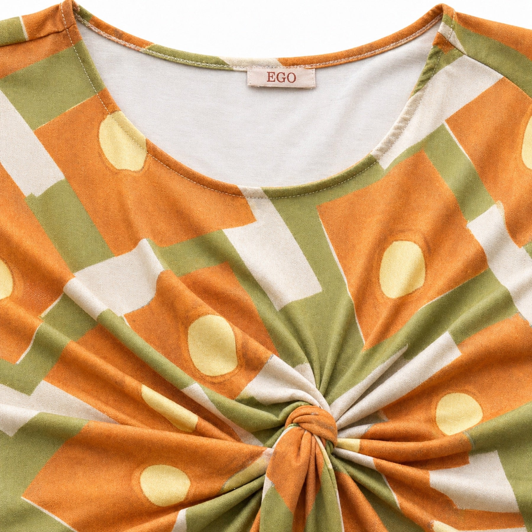 EGO blouse abstracte print - Detail halslijn en label