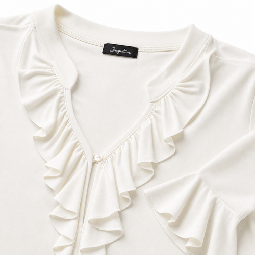 Signature top offwhite ruffle - Detail halslijn en label