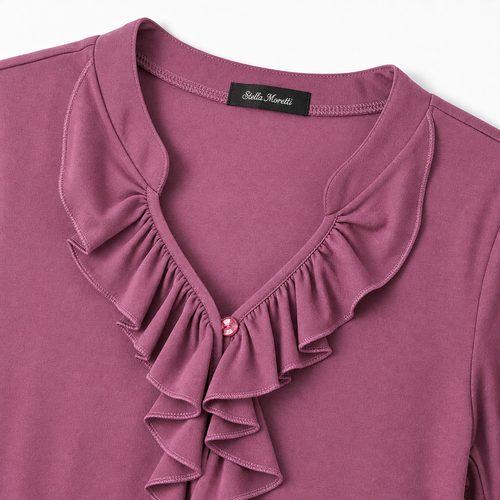 Stella Moretti Top - Mauve Ruffle - Detail halslijn en label