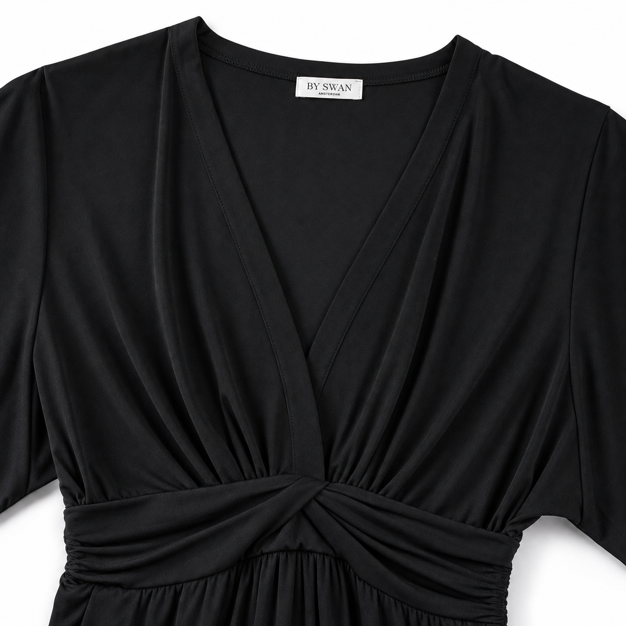 By Swan Jumpsuit - Black V-Neck - Detail halslijn en label