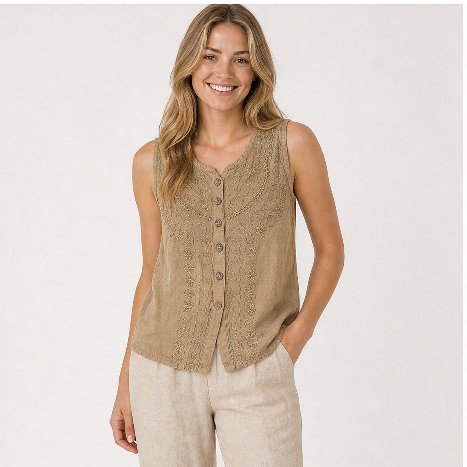 HS Mouwloos Shirt - Meerdere Kleuren - Camel Borduursel - op model
