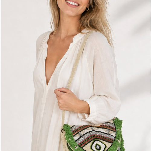 HS crossbody tas Groen Borduursel - gedragen op model