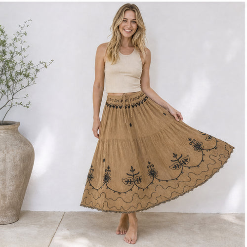 HS Rok Handmade in India - Meerdere Kleuren - Zand - op model