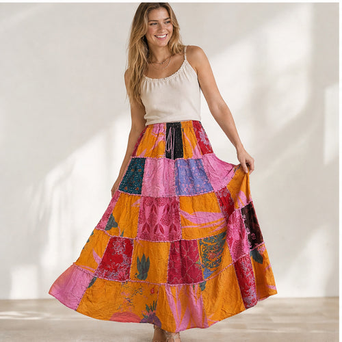 HS Rok Patchwork - Handmade in India - Roze/Oranje Patchwork - op model