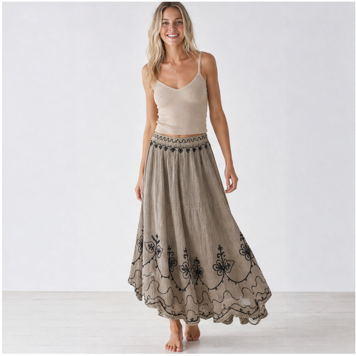 HS Rok Handmade in India - Meerdere Kleuren - Taupegrijs - op model