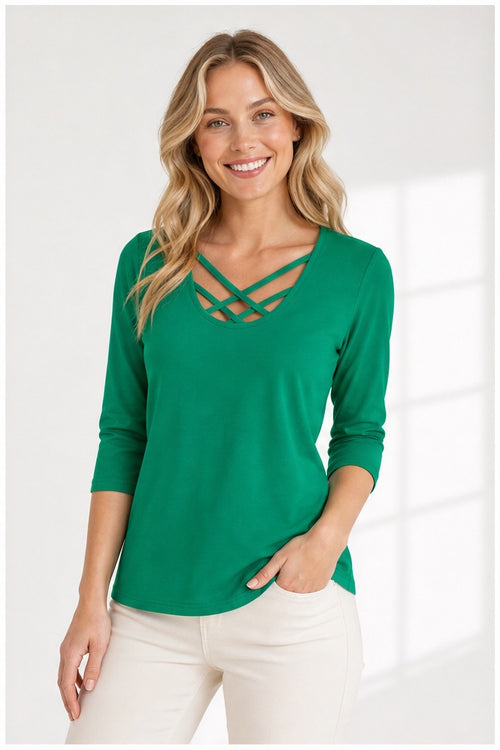 Signature top groen - Op model vooraanzicht