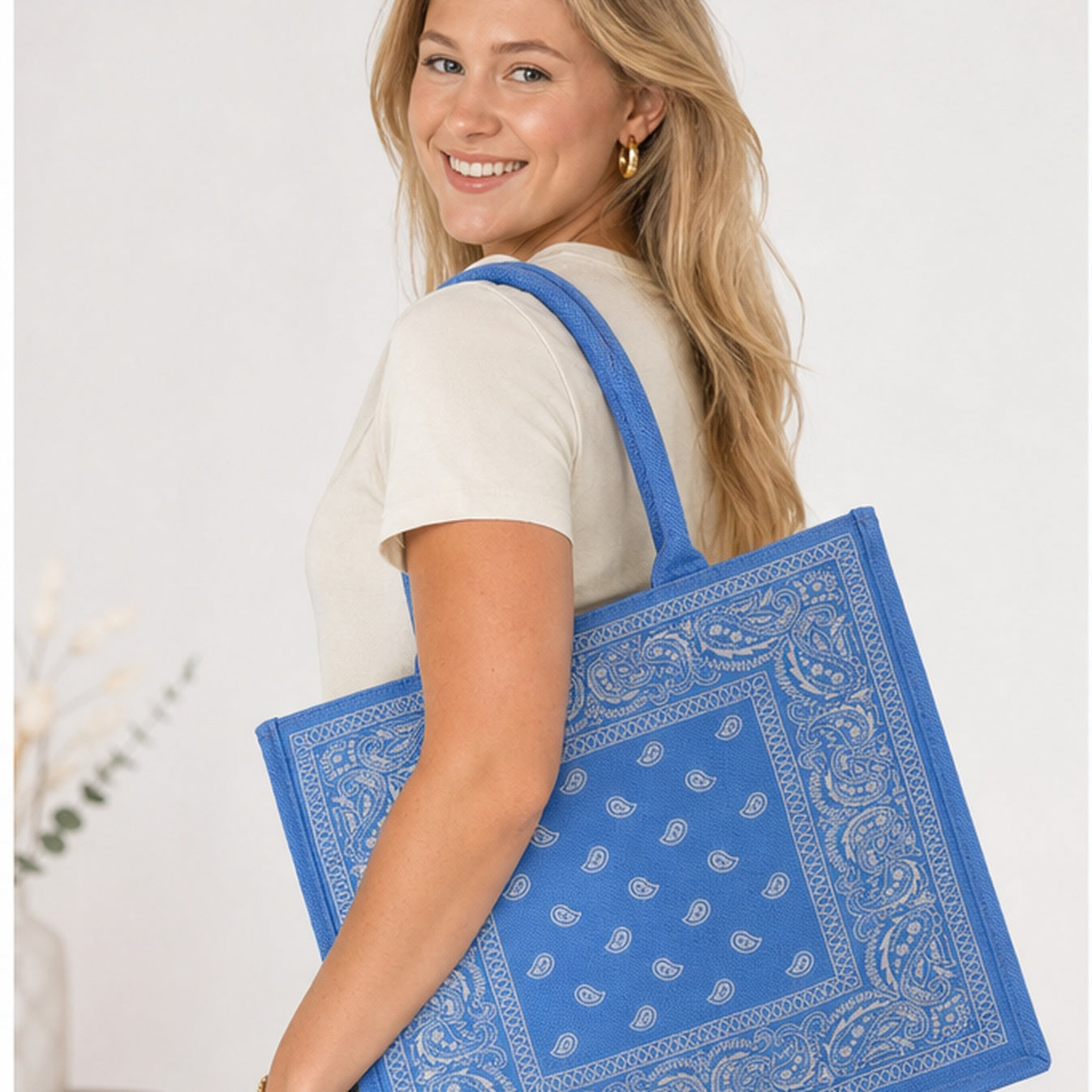HS tas Blauw - gedragen op model