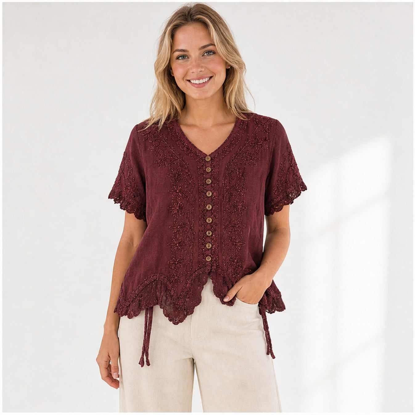 HS Top - Meerdere Kleuren - Bordeaux Borduursel - op model