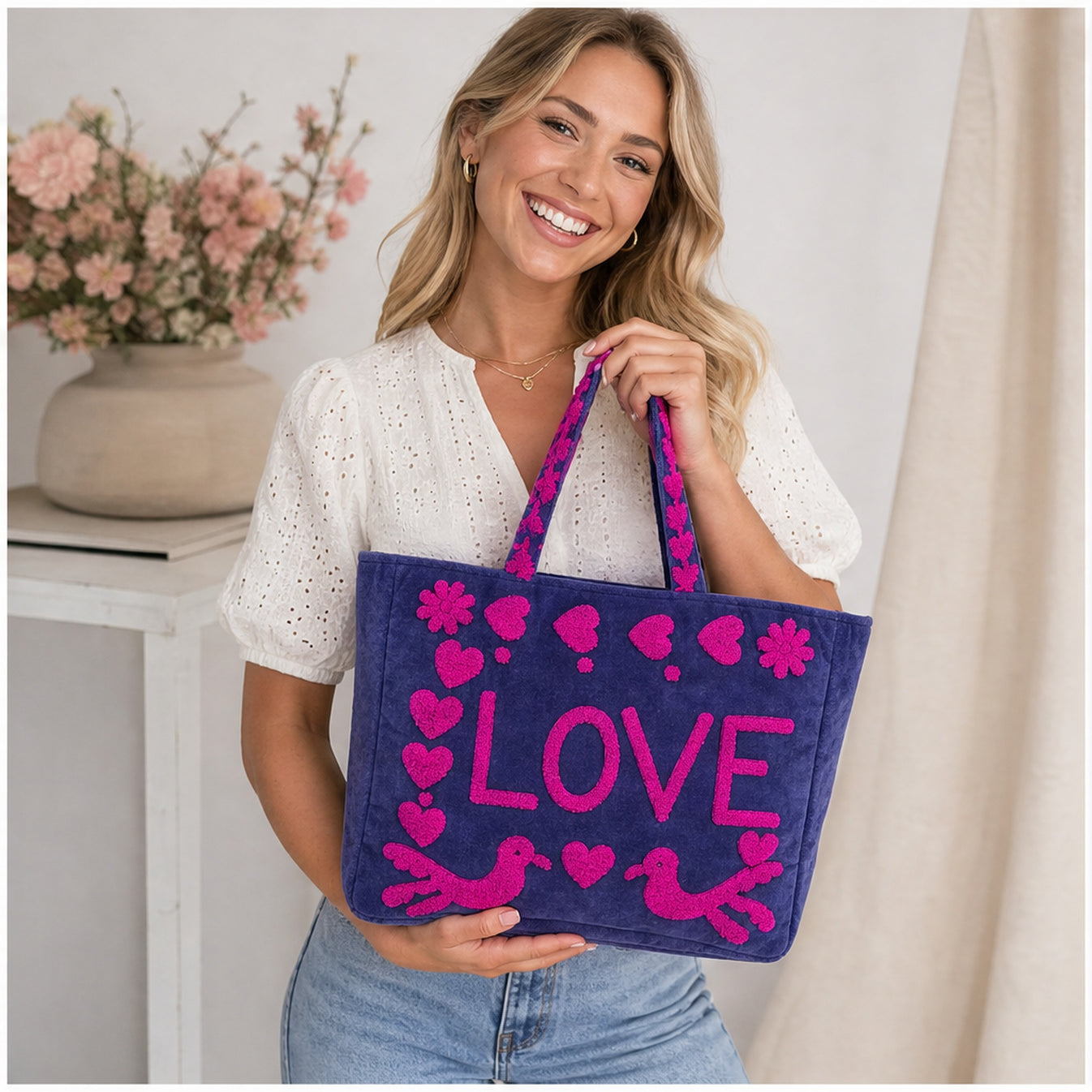 HS Velvet Tas Love Peace Paars/Blauw - gedragen op model