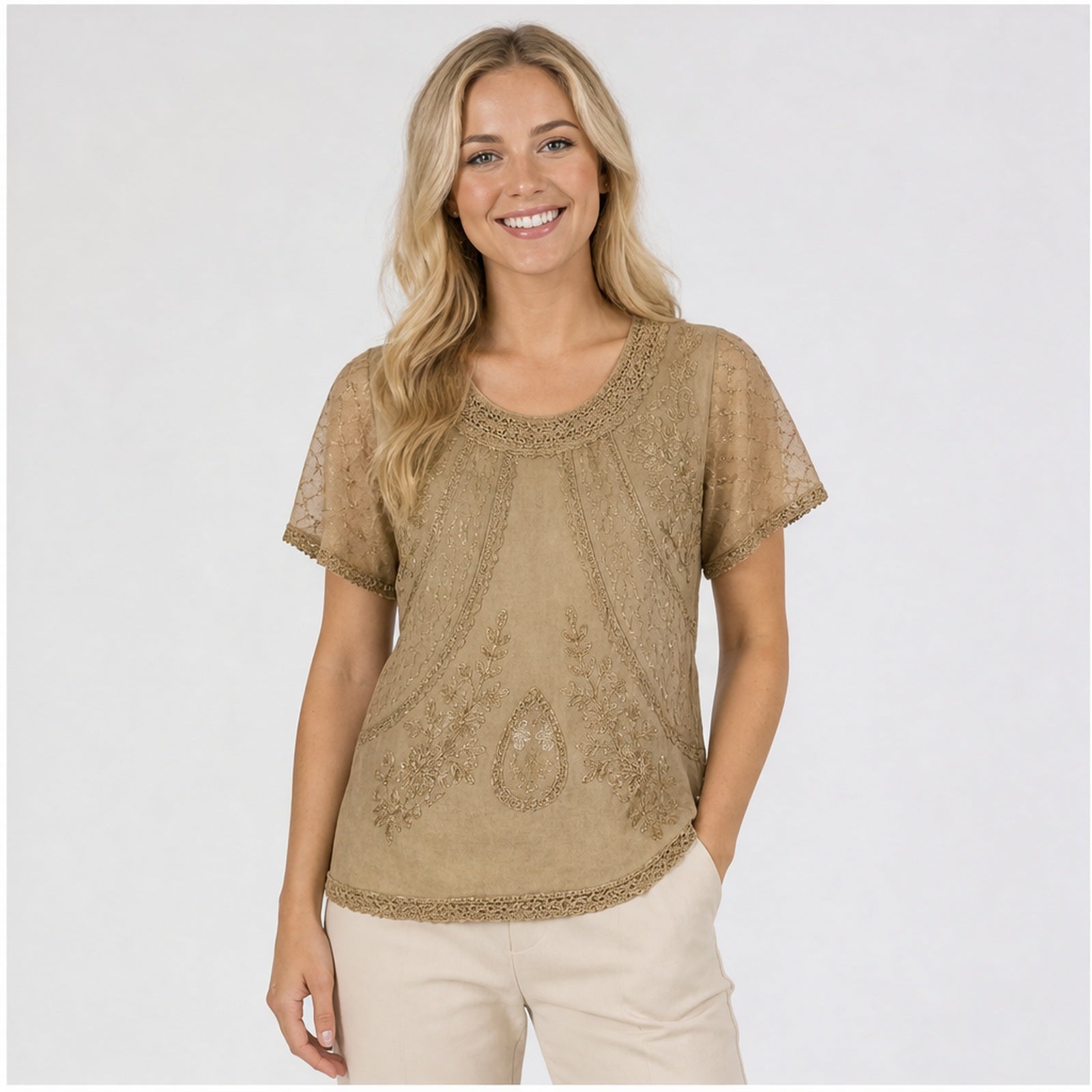 HS Shirt - Meerdere Kleuren - Beige Borduursel - op model