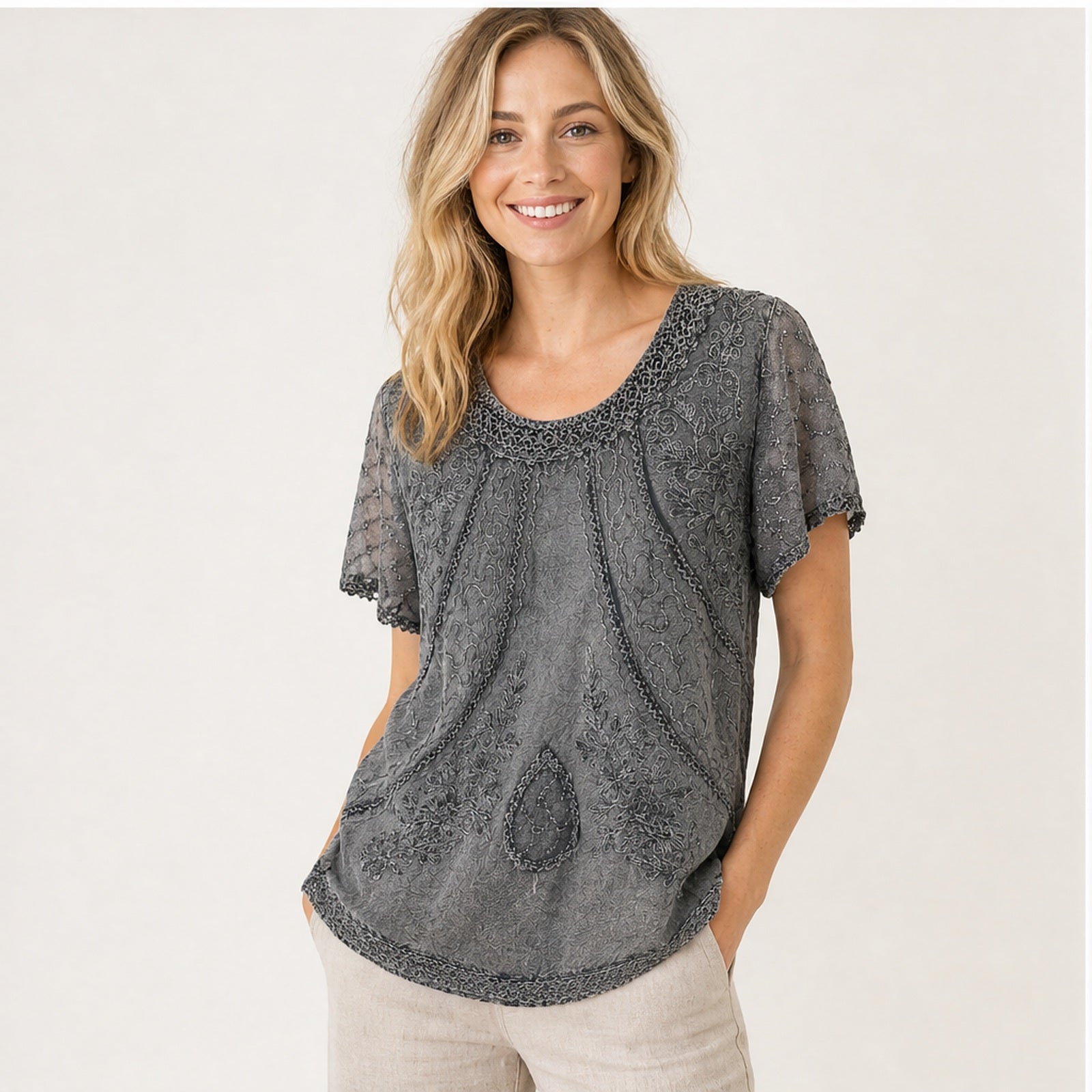 HS Shirt - Meerdere Kleuren - Donkergrijs Borduursel - op model