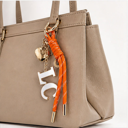 HS Fashion Tassenhanger - Taupe design 46 - Taupe design 46 - on model