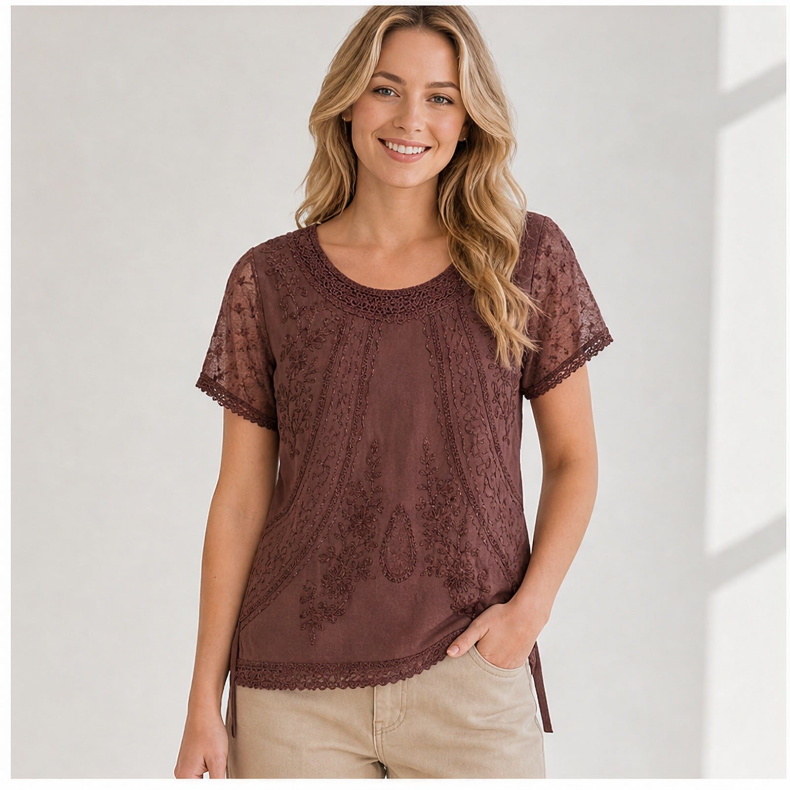 HS Shirt - Meerdere Kleuren - Oudroze Borduursel - op model