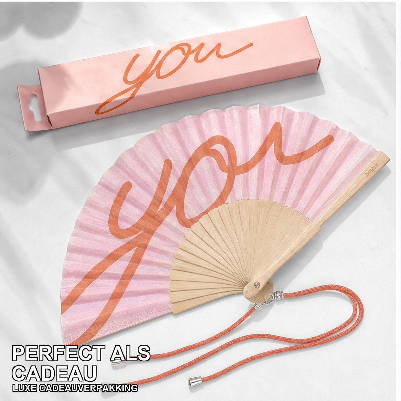 HS Handwaaier met Koord - Meerdere Teksten - You Pink - 20260623 - cadeauverpakking