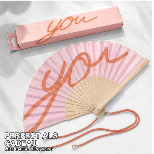 HS Handwaaier met Koord - Meerdere Teksten - You Pink - 20260623 - cadeauverpakking