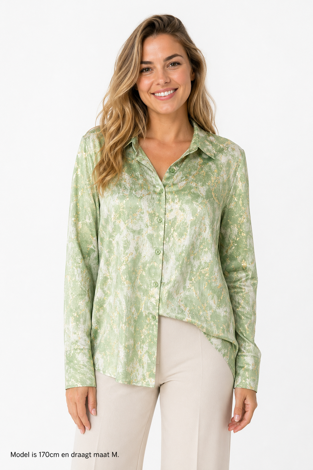 Vegas blouse abstracte print - Op model vooraanzicht