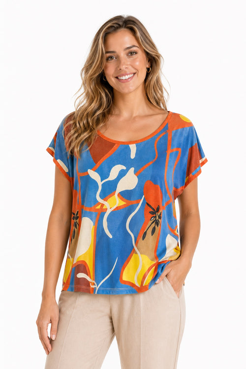Joy blouse abstracte print - Op model vooraanzicht