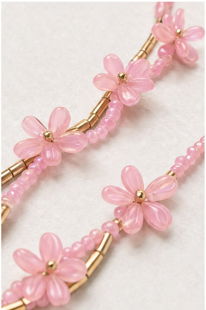 HS ketting roze - detail van bloem, kralen en sluiting