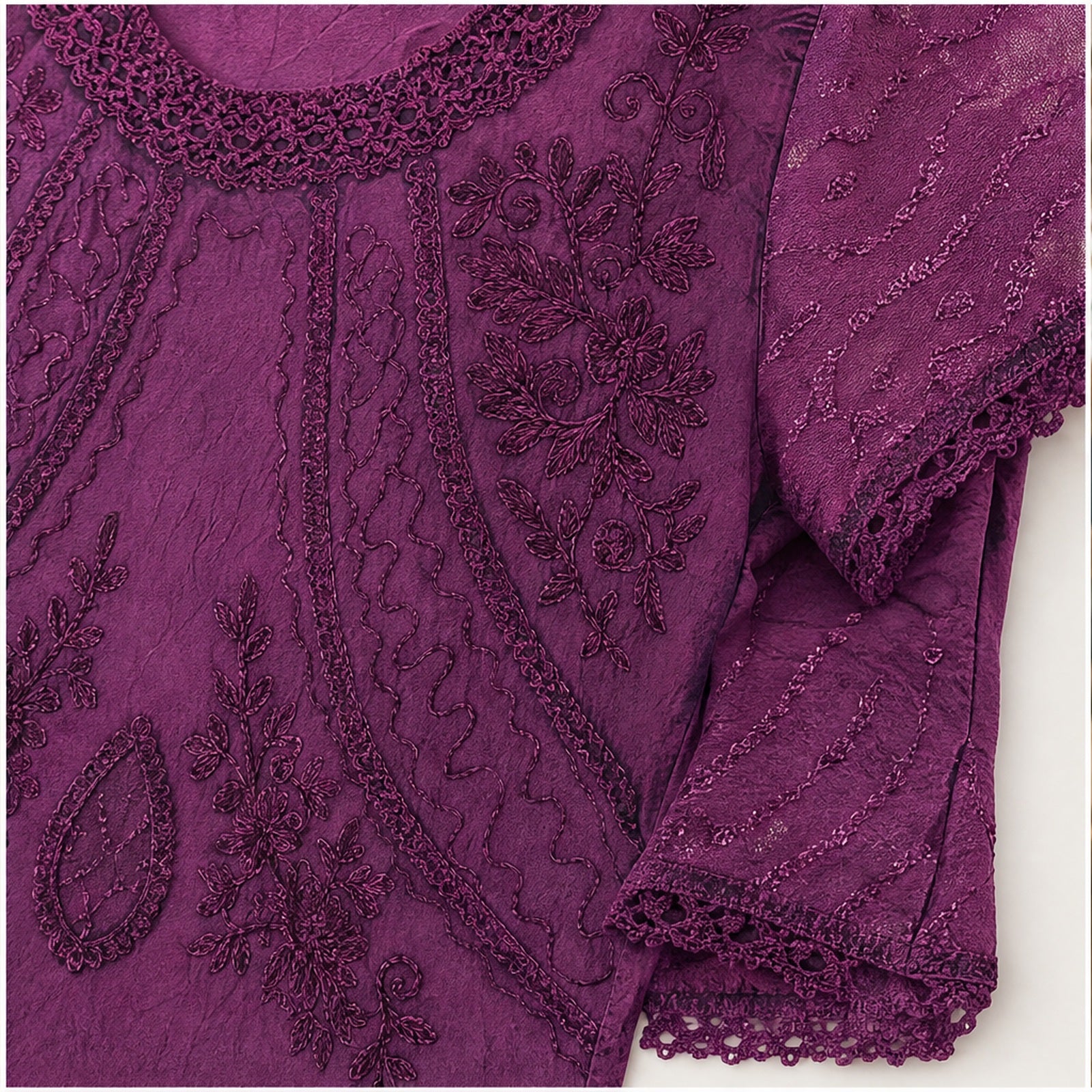 HS Shirt - Meerdere Kleuren - Fuchsia Borduursel - detail van stof, borduursel en mouw