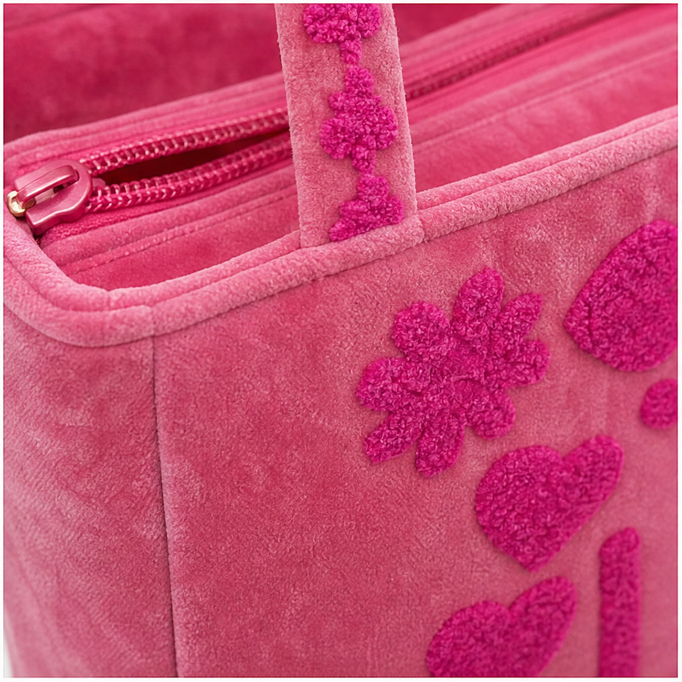 HS Velvet Tas Love Peace Fuchsia - detail van velvet en afwerking