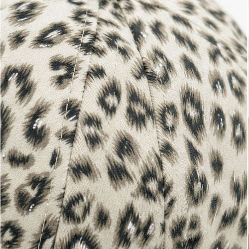 HS petje Wit Leopard Print - detail van materiaal en afwerking