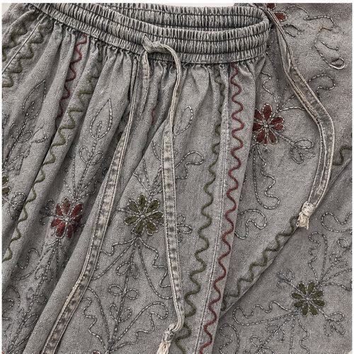 HS Rok - Meerdere Kleuren - Grijs Borduursel - detail van borduursel en tailleband