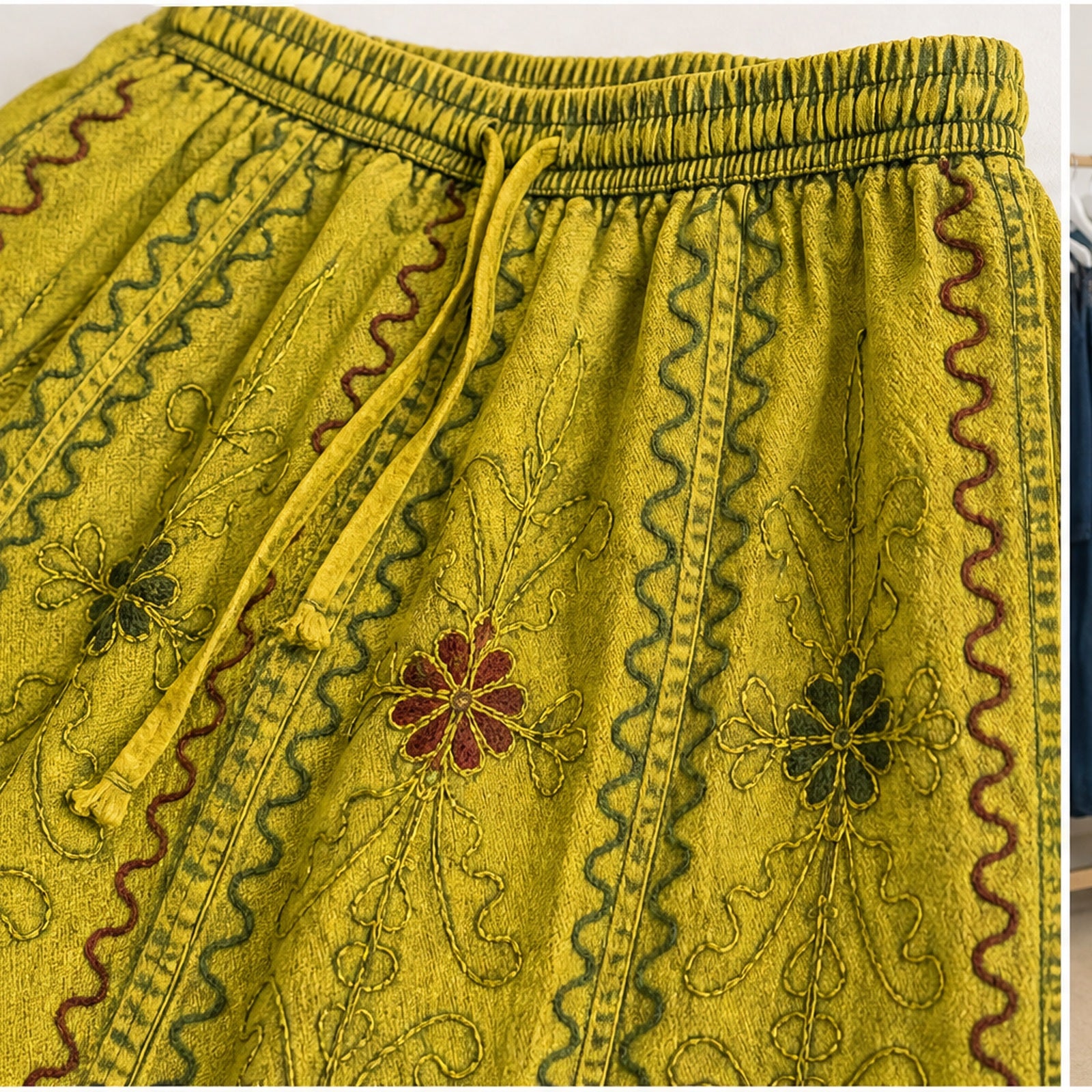 HS Rok - Meerdere Kleuren - Okergeel Borduursel - detail van borduursel en tailleband