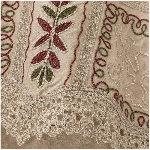 HS Elastische Top Handmade in India - Meerdere Kleuren - Taupe - detail van borduursel, bandjes en elastische afwerking