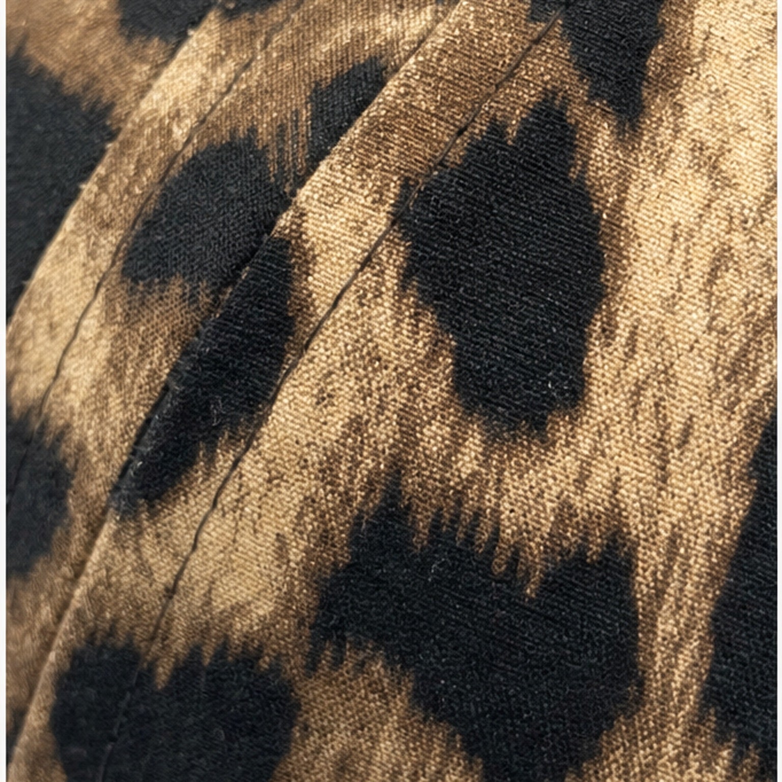 HS petje Bruin Leopard Print - detail van materiaal en afwerking