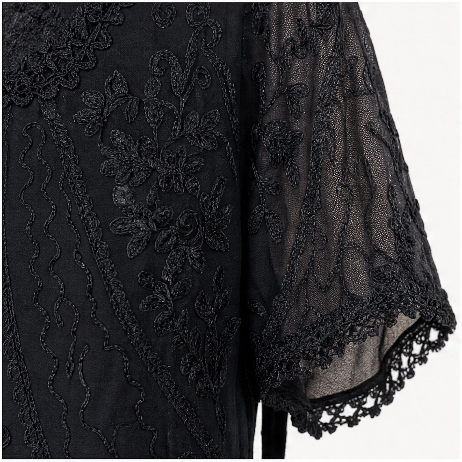 HS Shirt - Meerdere Kleuren - Zwart Borduursel - detail van stof, borduursel en mouw