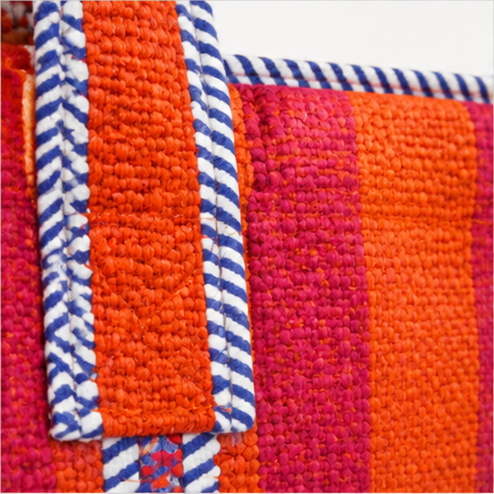HS Orange Red Striped - detail