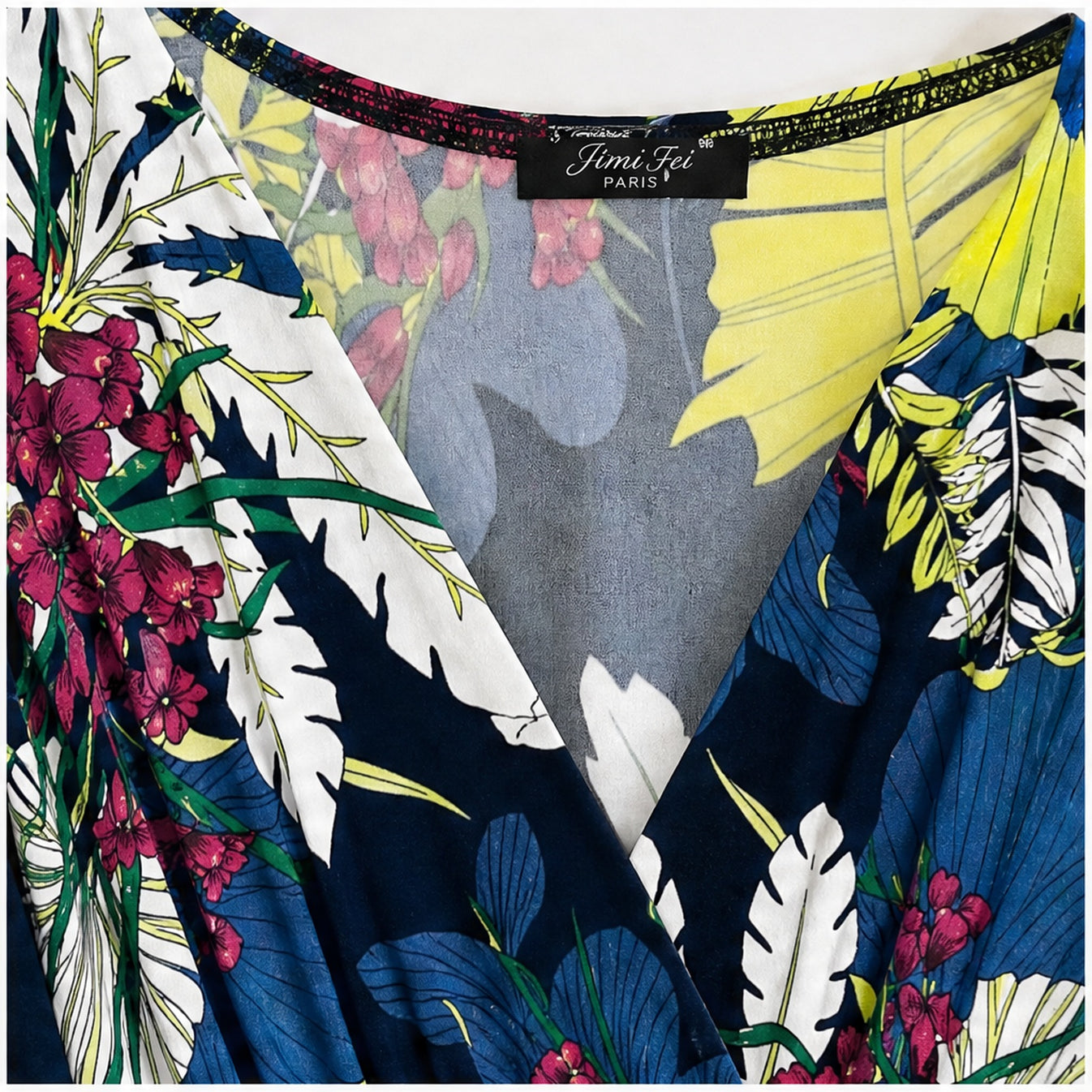 Jimi Fei Paris Navy Geel Roze Bloemenprint - detail hals en print