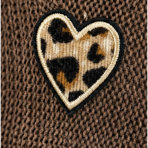HS pet Bruin Hart Patch - detail van materiaal en afwerking