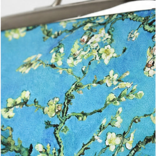 HS portemonnee Van Gogh Almond Blossom - detail van materiaal en afwerking