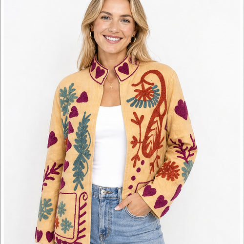 HS Luchtige Katoenen Damesjas Folklore Print - Creme Kleurrijke Bloemenprint - gedragen op model
