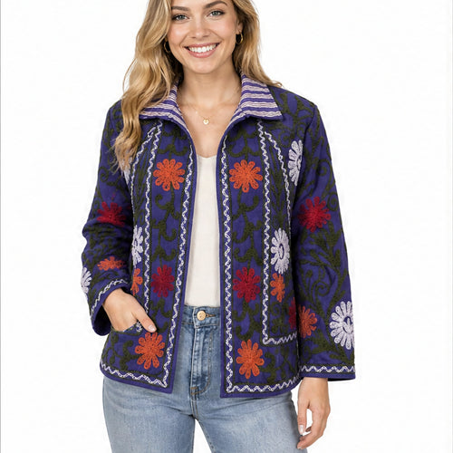 HS Luchtige Katoenen Damesjas Donkerblauw Bloemenprint - One Size - gedragen op model