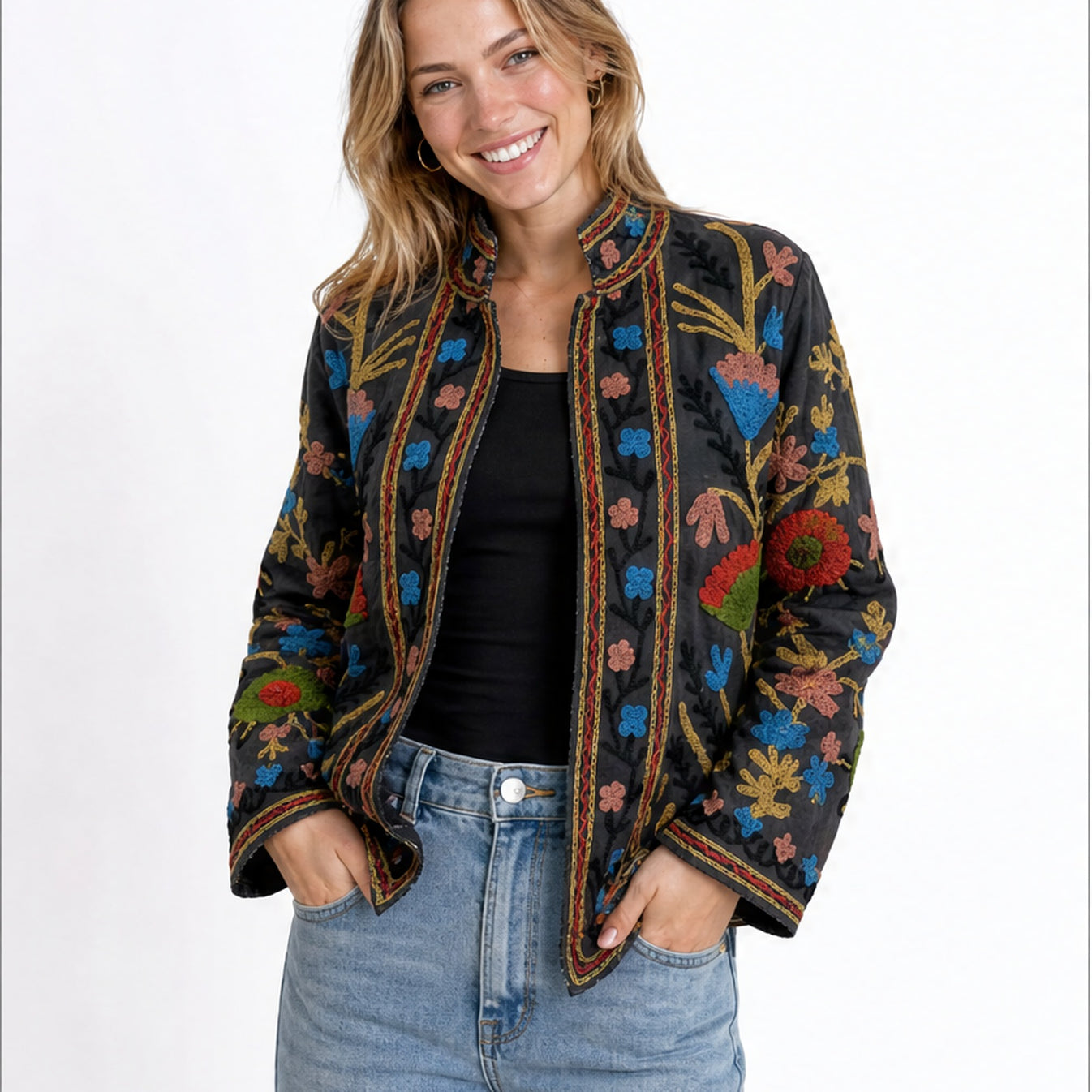 HS Luchtige Katoenen Damesjas Border Print - Zwart Folklore Print - gedragen op model