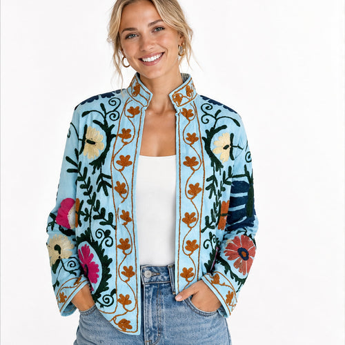 HS Luchtige Katoenen Damesjas Folklore Print - Lichtblauw Bohemian Print - gedragen op model