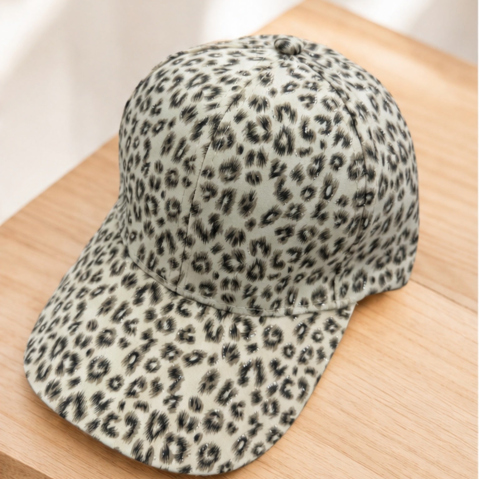 HS petje Wit Leopard Print - sfeerbeeld